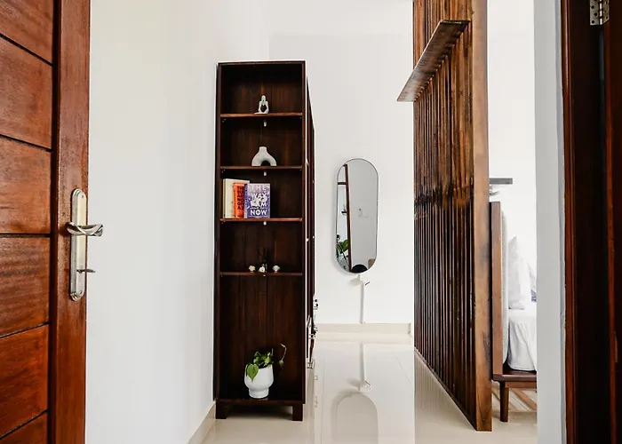 Quiet 2br 4 Min To In