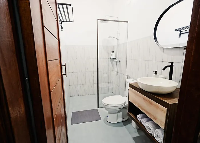 Quiet 2br 4 Min To In *